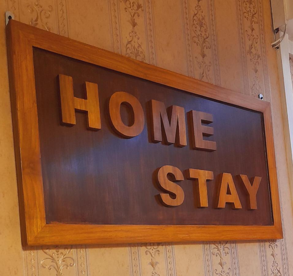 Homestay Ac Dormitory New Delhi Bagian luar foto