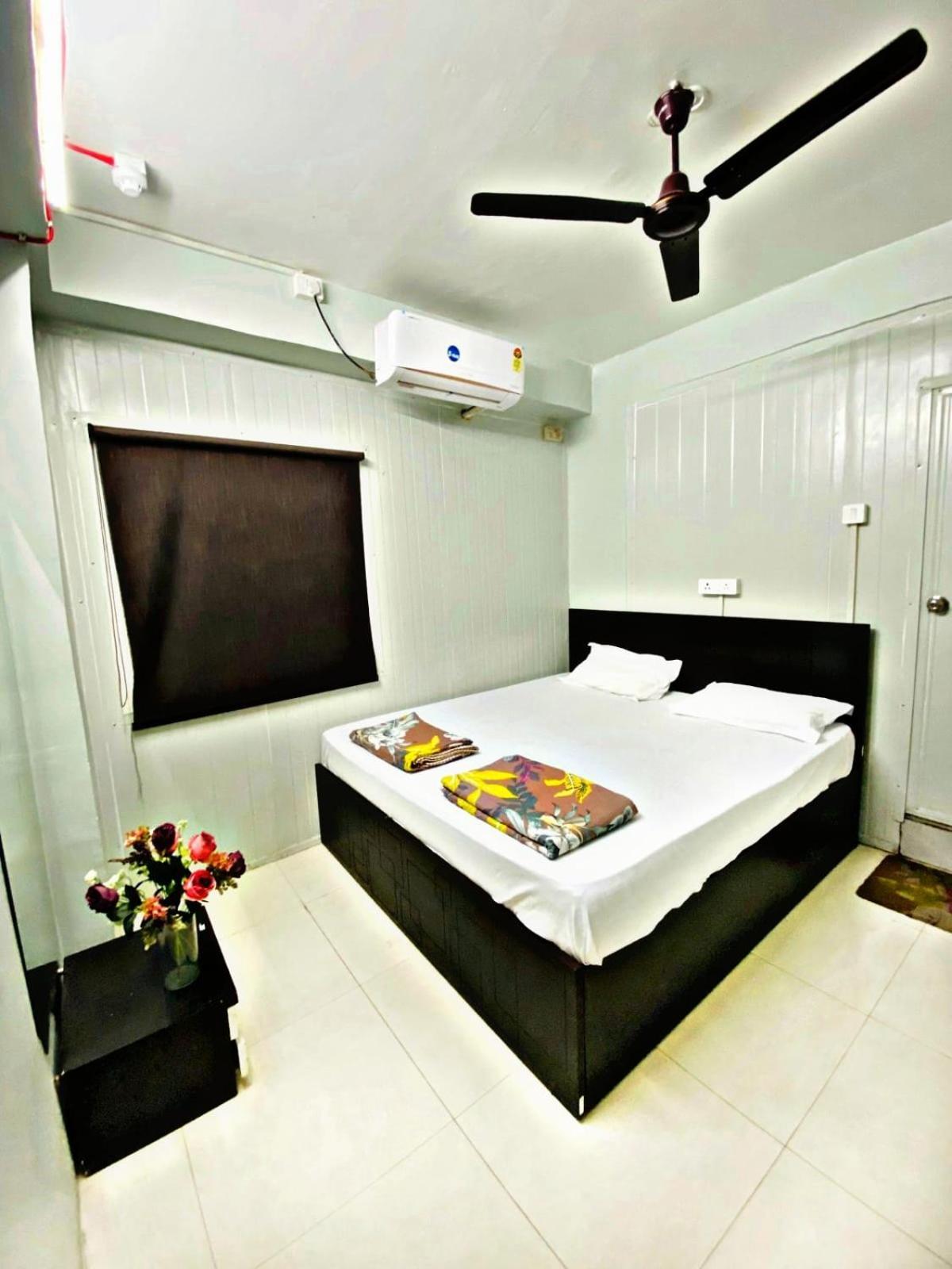 Homestay Ac Dormitory New Delhi Bagian luar foto