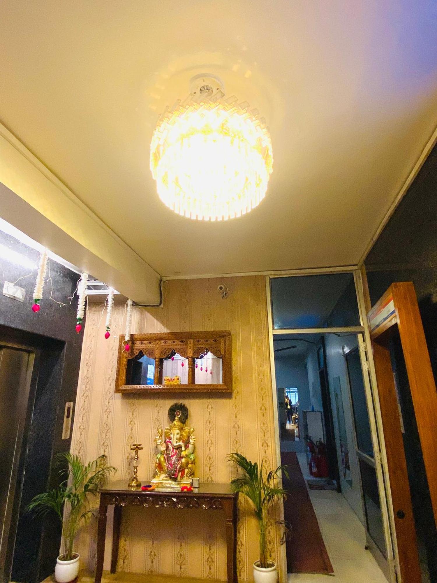 Homestay Ac Dormitory New Delhi Bagian luar foto