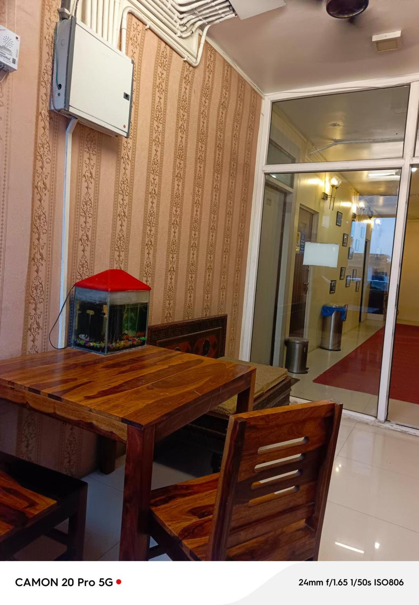 Homestay Ac Dormitory New Delhi Bagian luar foto