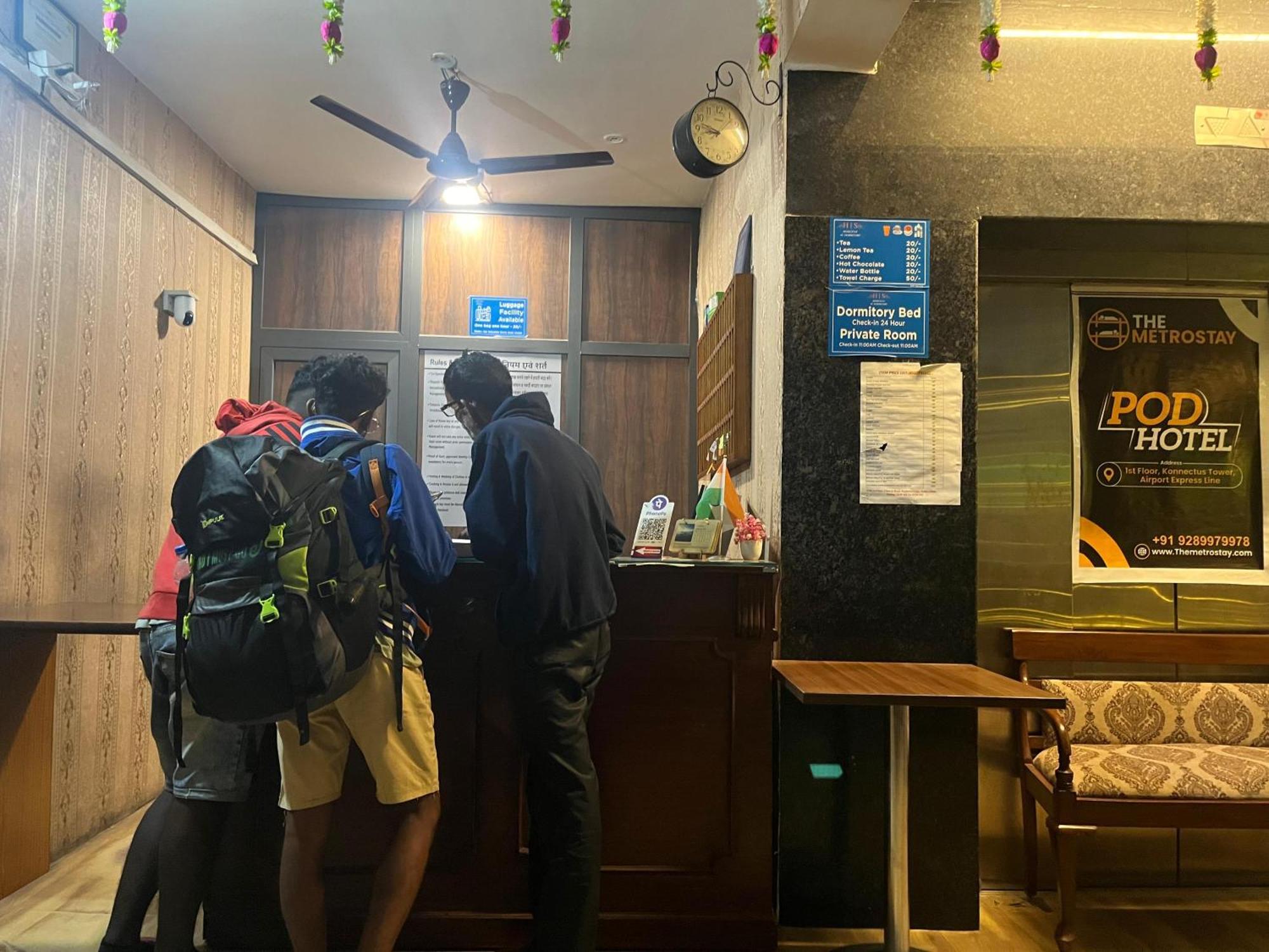 Homestay Ac Dormitory New Delhi Bagian luar foto
