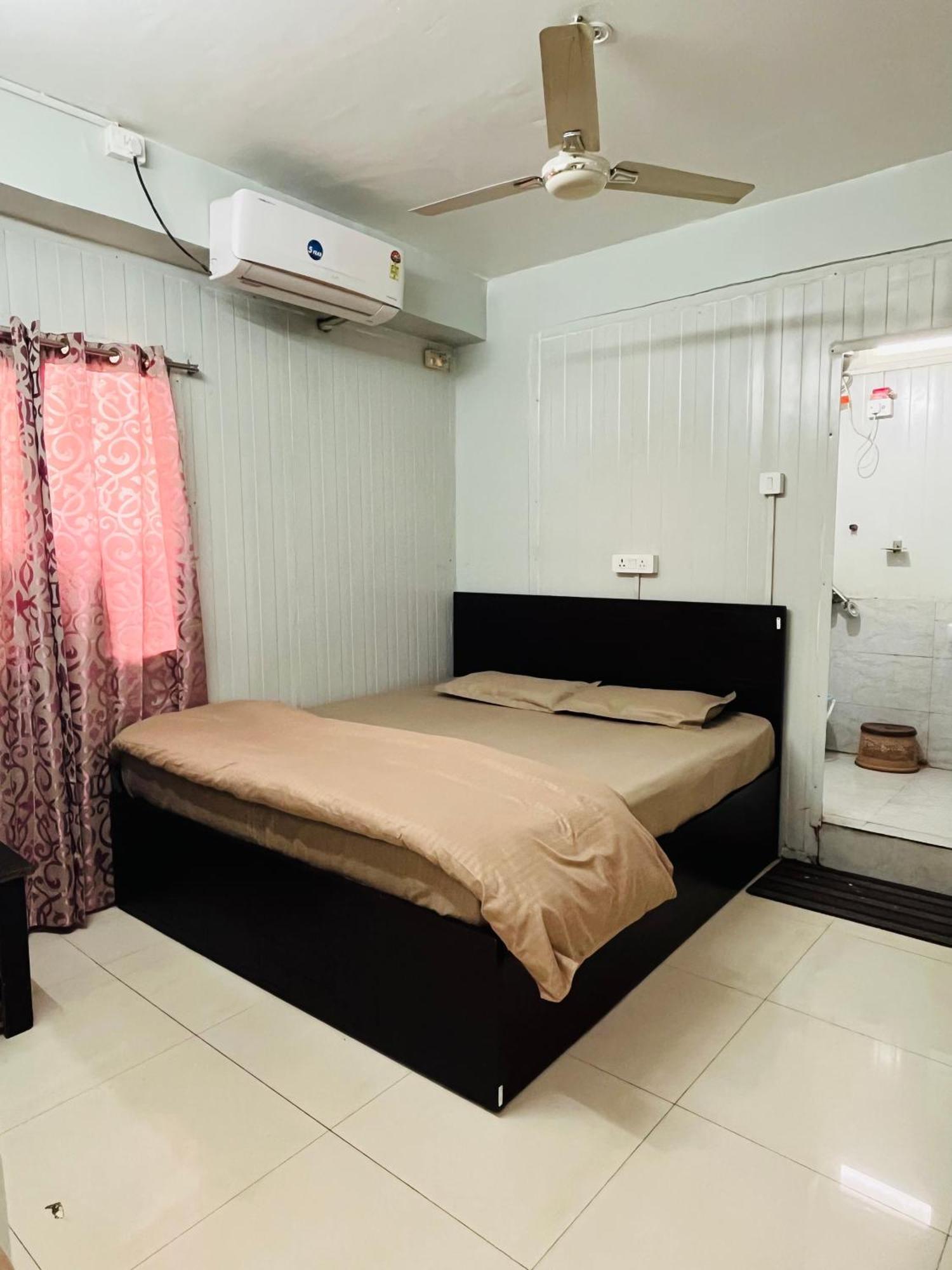 Homestay Ac Dormitory New Delhi Bagian luar foto